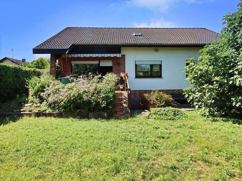 Haus zum Kaufen in Oberhausen-Rheinhausen 498.000 € 150 m²