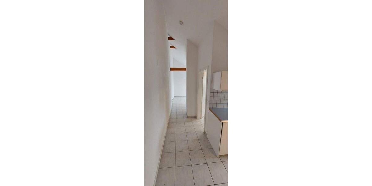 Charmante Dachgeschosswohnung mit sichtbaren Holzbalken - ruhig & zentral gelegen 2 zimmer