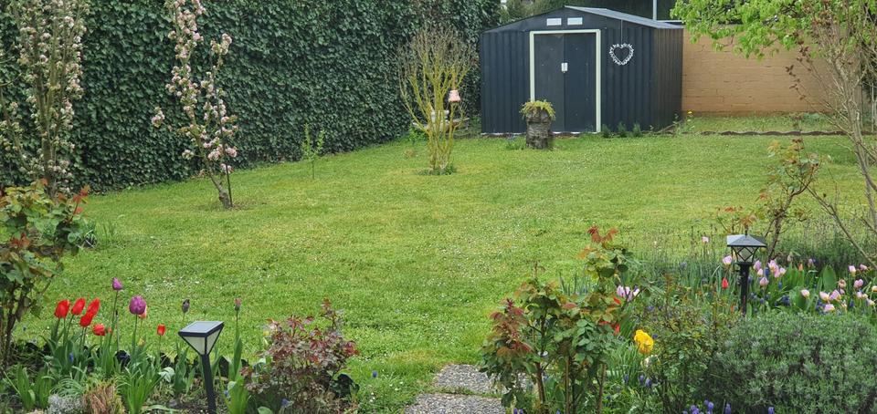 Haus zu Verkaufen(nur Erdgeschoss, mit grossem Parkplatz 4 zimmer