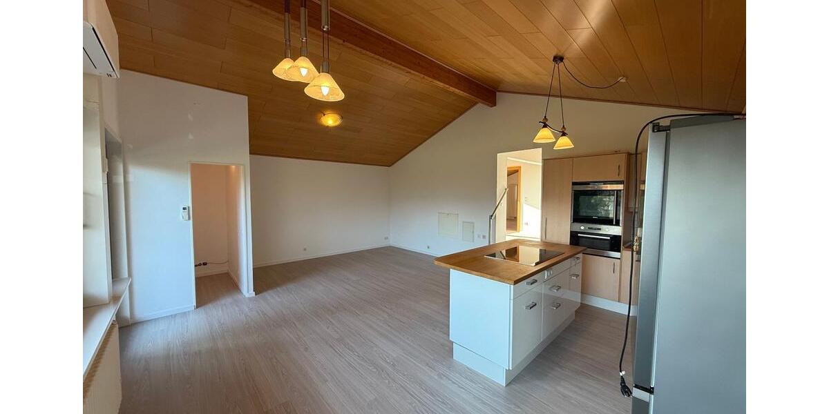 Dachgeschoßwohnung Leimen - 3 Zimmer, 92 m&sup2;, 1.200&euro; | Angebot:24615000