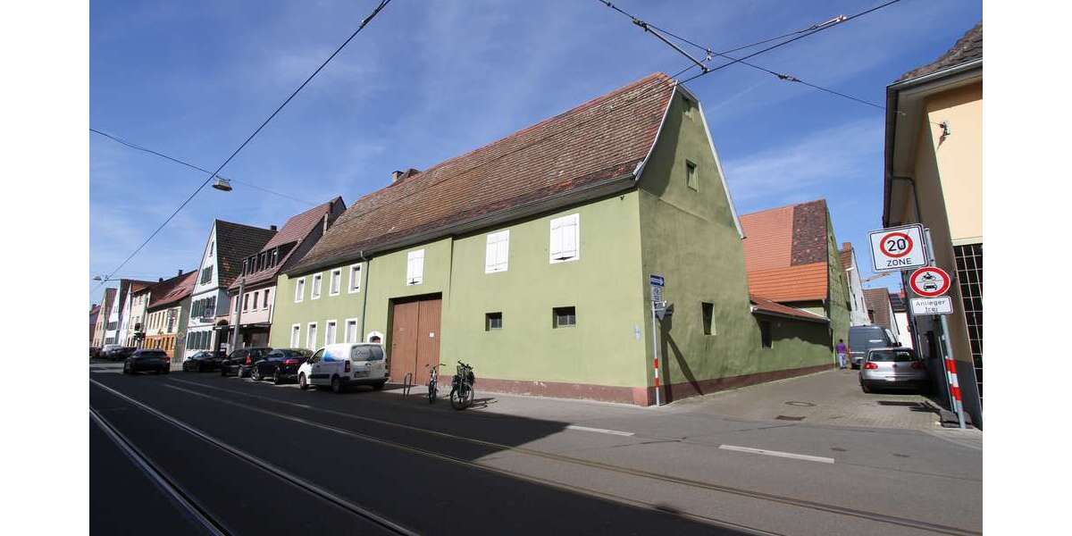 Haus zum Kaufen in Mannheim 1.100.000 € 260 m² 9 zimmer