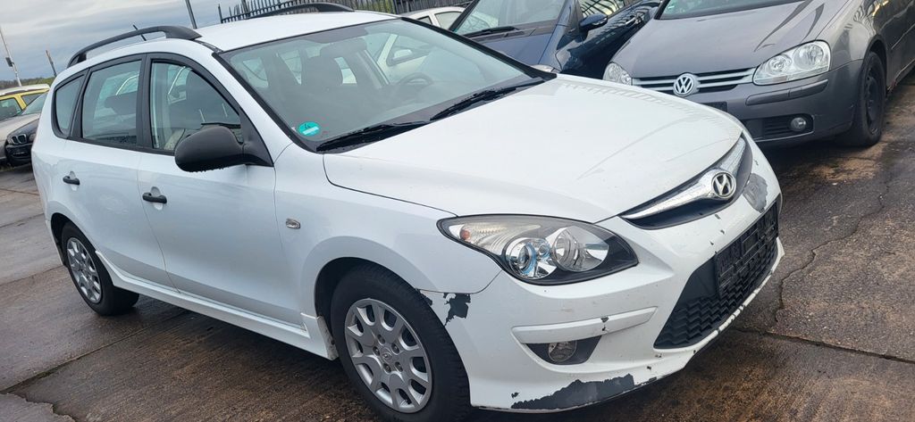 Hyundai i30 110.890 km 3.950 &euro; Speyer 67346