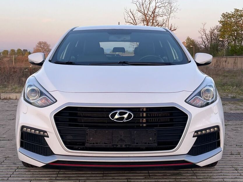 i30