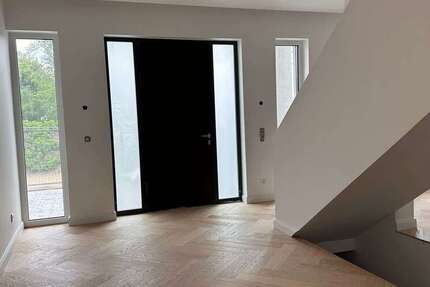 Haus zum Mieten in Potsdam 7.500 € 350 m²