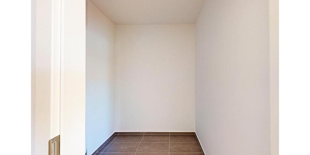Etagenwohnung Ludwigshafen am Rhein Parkinsel - 3 Zimmer, 125 m&sup2;, 1.260&euro; | Angebot:21480873