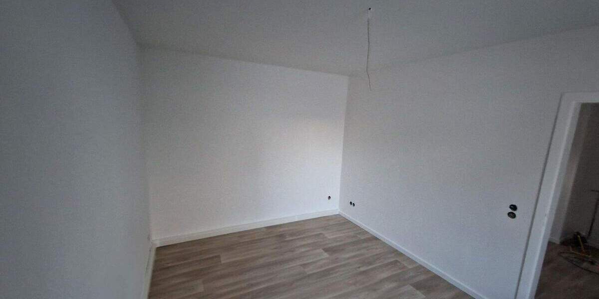 Toplage am Maudacher Bruch - Kernsaniertes Doppelhaus in Sackgasse 5 zimmer