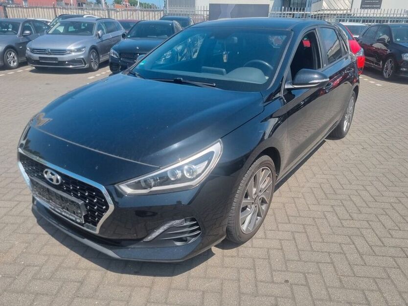 i30