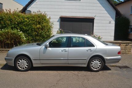 Mercedes-Benz E 220 294.500 km 1.500 &euro; Plankstadt 68723