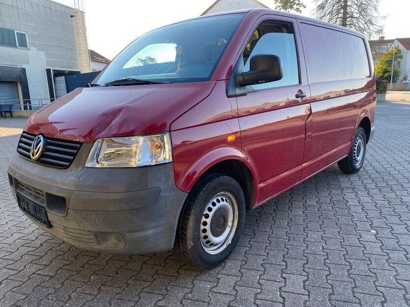 VW T5 Transporter 180.000 km 4.900 € Lorsch 64653