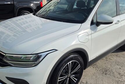 VW Tiguan 87.000 km 24.690 &euro; Mannheim 68159