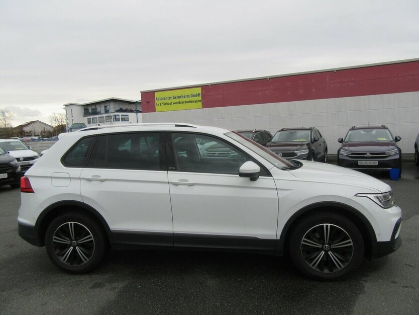 VW Tiguan Active 1.5, NAVI, LED 88.000 km 24.890 € Gernsheim 64579