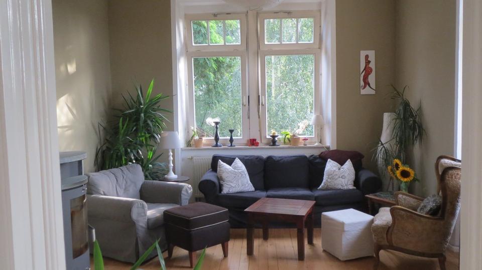 Helle 4-Zimmer AltbauWohnung ++ zentral ++ WG-fähig