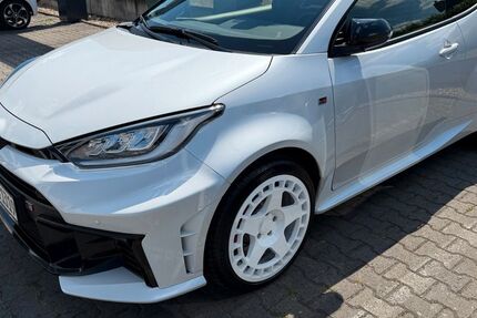 Toyota Yaris 6.000 km 47.900 &euro; Bensheim 64625