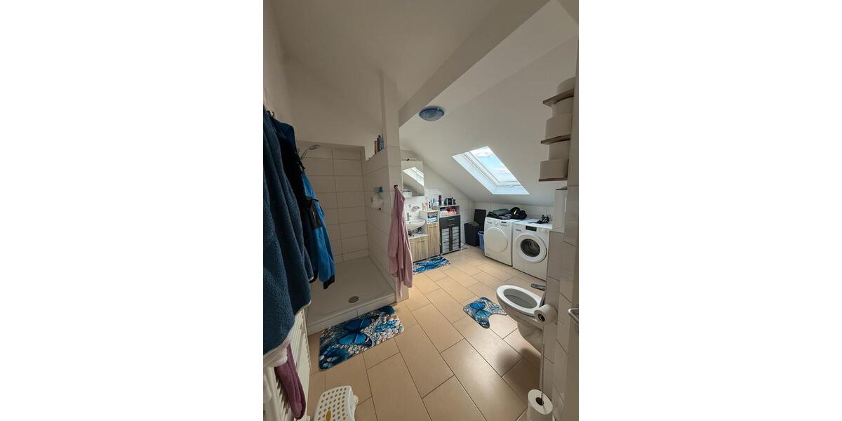 Dachgeschoßwohnung Gernsheim - 3 Zimmer, 77 m&sup2;, 880&euro; | Angebot:26002207