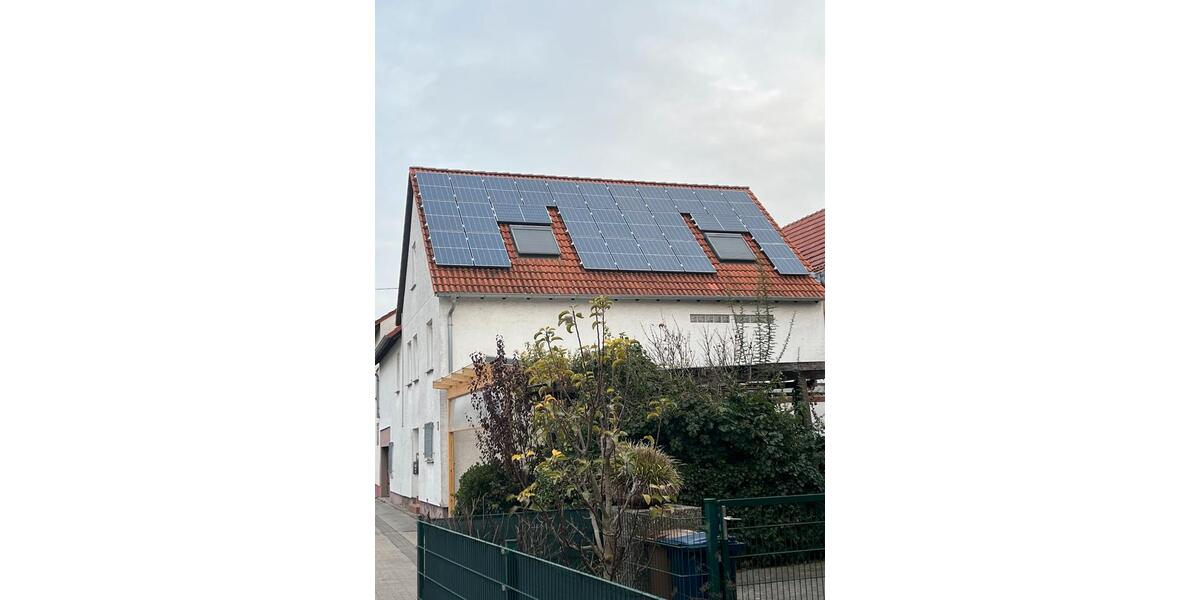 Schönes Einfamilienhaus mit sehr viel Platz (BGF 306 qm) 8 zimmer