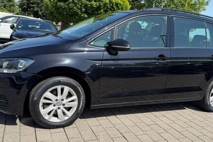 VW Touran 133.221 km 14.990 &euro; Oftersheim 68723
