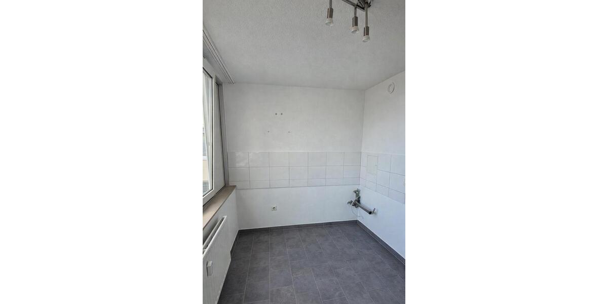 Etagenwohnung Ludwigshafen am Rhein Ludwigshafen-Hemshof - 4 Zimmer, 81 m&sup2;, 220.000&euro; | Angebot:25902085