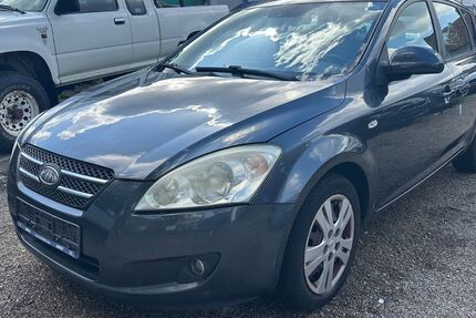 Kia ceed / Ceed 254.000 km 2.490 &euro; Mannheim 68309