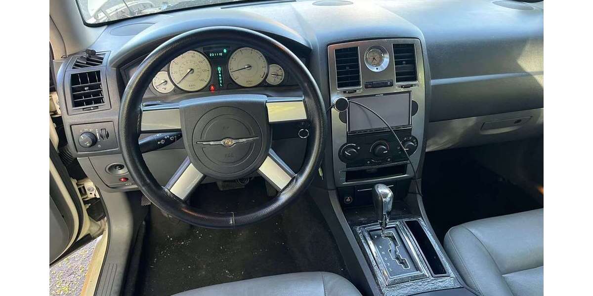 Chrysler 300C 231.110 km 4.200 &euro; mannheim 68159