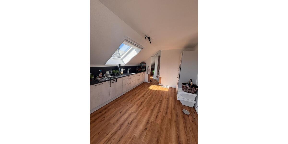 Dachgeschoßwohnung Philippsburg - 3 Zimmer, 82 m&sup2;, 1.150&euro; | Angebot:26311611