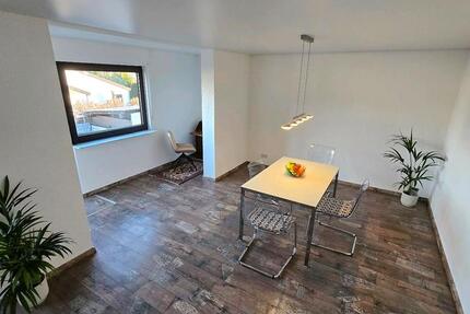 Familienwohnung mit Balkon & Gartenblick & Stellplatz 5 zimmer