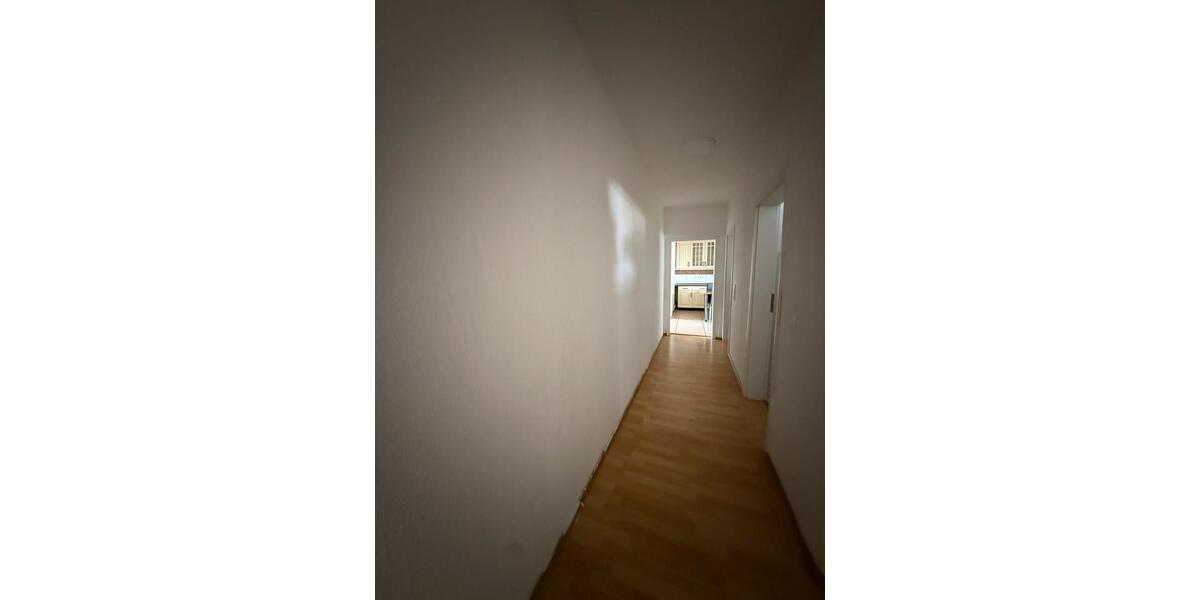 Etagenwohnung Lampertheim - 4 Zimmer, 100 m&sup2;, 1.200&euro; | Angebot:25648820