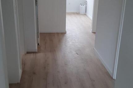 Wohnung Lampertheim - 3 Zimmer, 75 m&sup2;, 1.300&euro; | Angebot:25383562