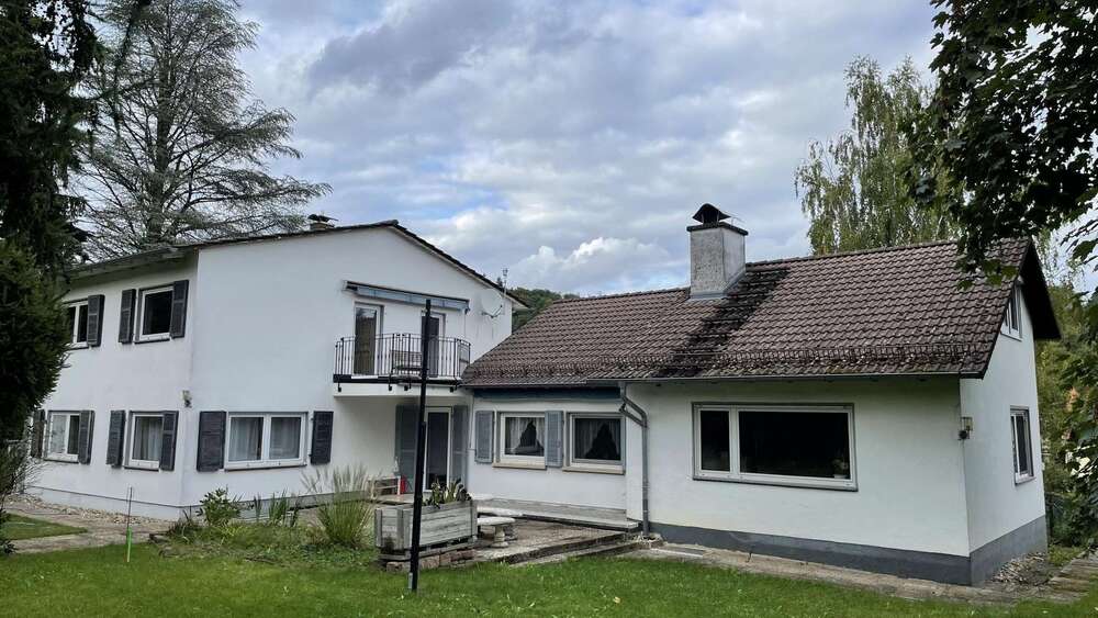 Haus zum Kaufen in Neckargemünd-Waldhilsbach 609.000 € 248 m² 7 zimmer