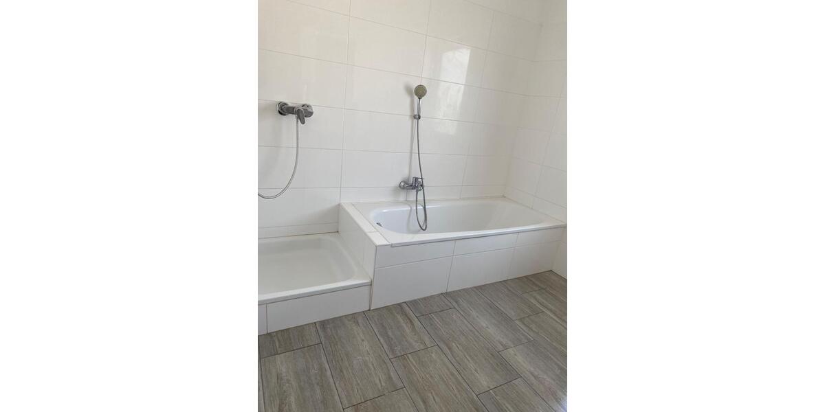 Etagenwohnung Ludwigshafen am Rhein Parkinsel - 3 Zimmer, 100 m&sup2;, 1.550&euro; | Angebot:26164843