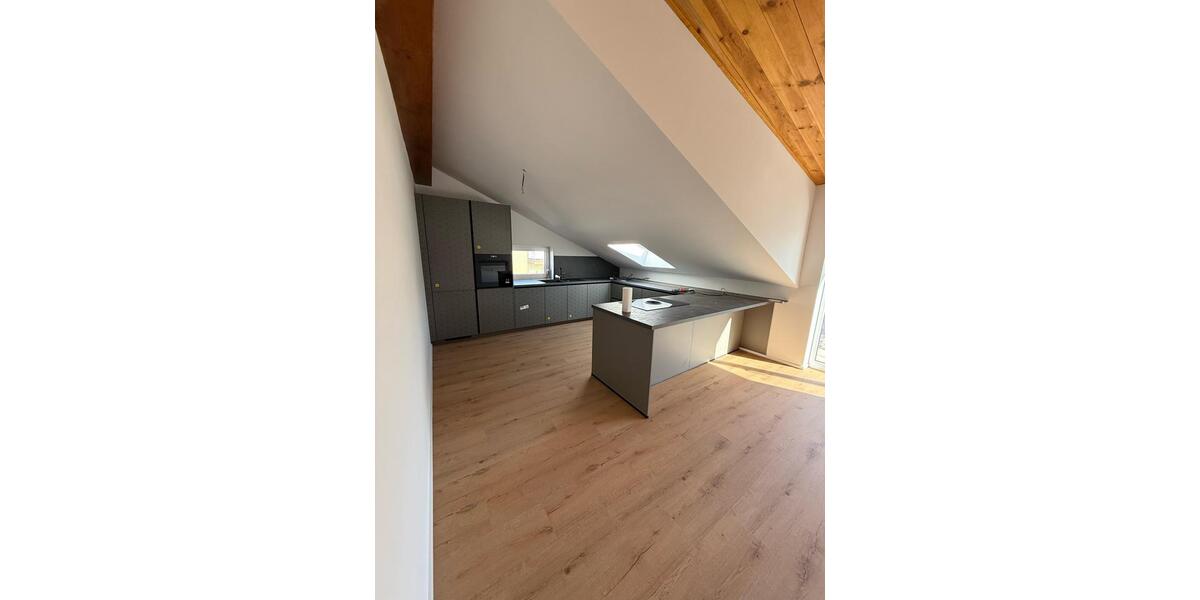 Dachgeschoßwohnung Ludwigshafen am Rhein Edigheim - 3.5 Zimmer, 85 m&sup2;, 305.000&euro; | Angebot:24526937