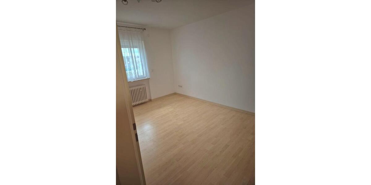Etagenwohnung Waghäusel - 3 Zimmer, 83 m&sup2;, 1.000&euro; | Angebot:26234286
