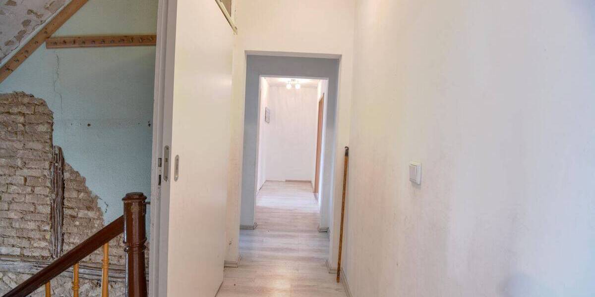 Etagenwohnung Mannheim Sandhofen - 6 Zimmer, 175 m&sup2;, 270.000&euro; | Angebot:26815840