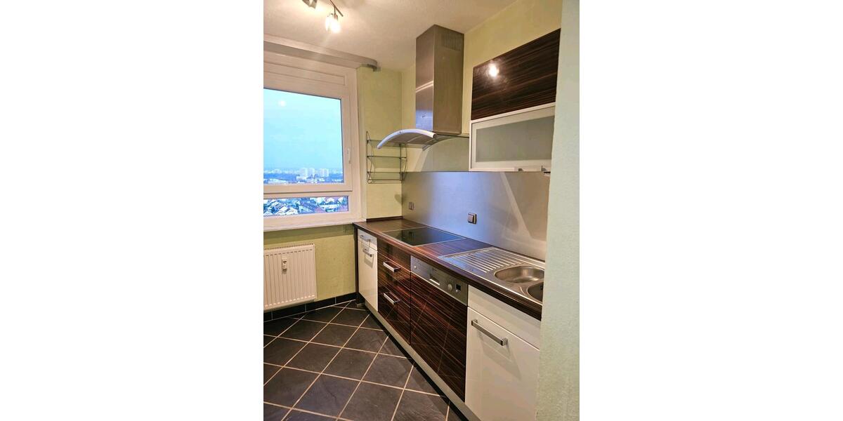 3-Zimmerwohnung mit Einbauküche, Balkon, Keller und PKW-Stellplat 3 zimmer