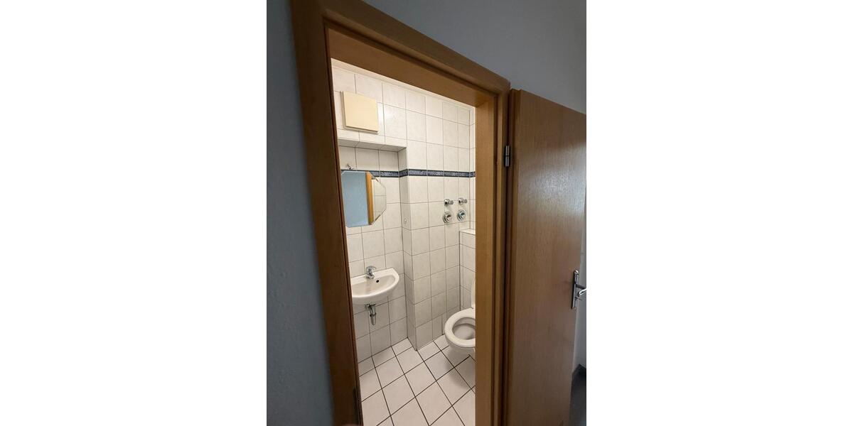 Etagenwohnung Ludwigshafen am Rhein Ludwigshafen-Oggersheim - 2 Zimmer, 72 m&sup2;, 1.100&euro; | Angebot:26538145