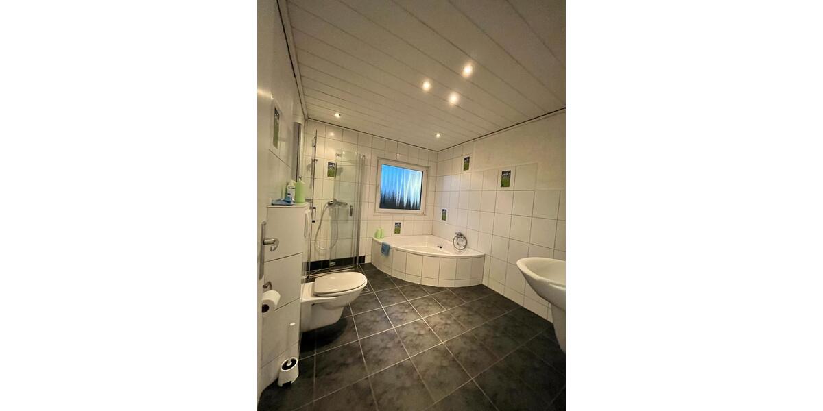 Helle 2-Zimmer-Wohnung (70 m²) mit Balkon & Einbauküche in Brühl 2 zimmer