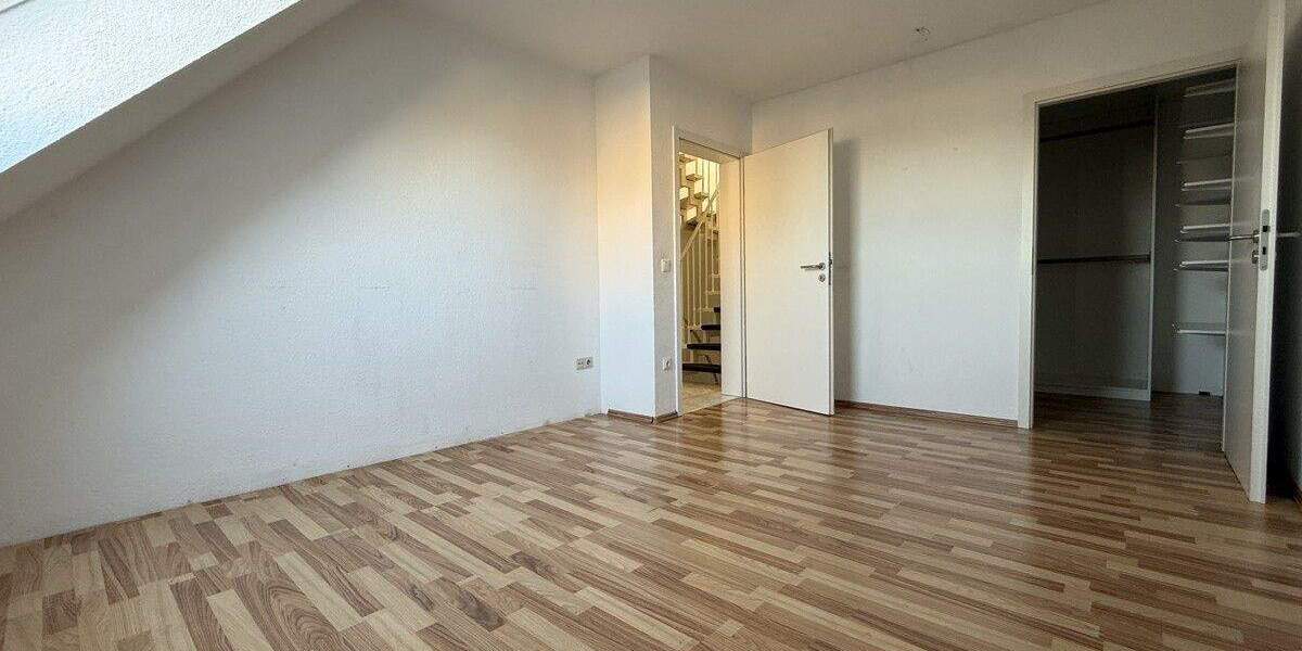 Schöne Doppelhaushälfte mit ELW, Dachstudio, kl. Terrasse, 2 Stellplätzen Photovoltaik + vielem mehr 5 zimmer