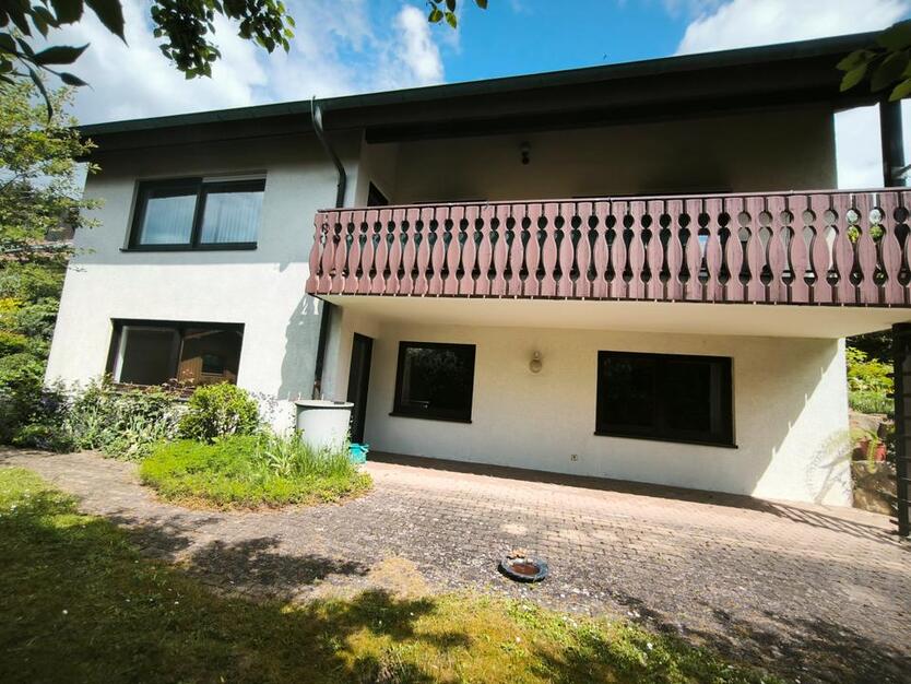 energieeffizientes Zweifamilienhaus mit 238m² ruhig am Waldrand