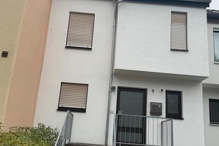 Haus Mannheim Sandhofen - 5 Zimmer, 140 m&sup2;, 2.500&euro; | Angebot:27620313