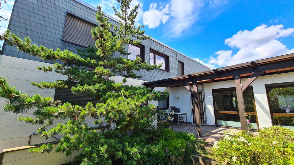 Großzügiges Einfamilienhaus mit Garten in Viernheim-Ost! Stilvolles Wohnen in Top-Lage! 5 zimmer