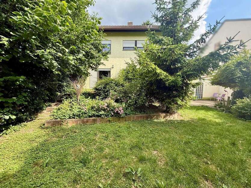 Haus zum Kaufen in Altrip 399.000 € 129.55 m²