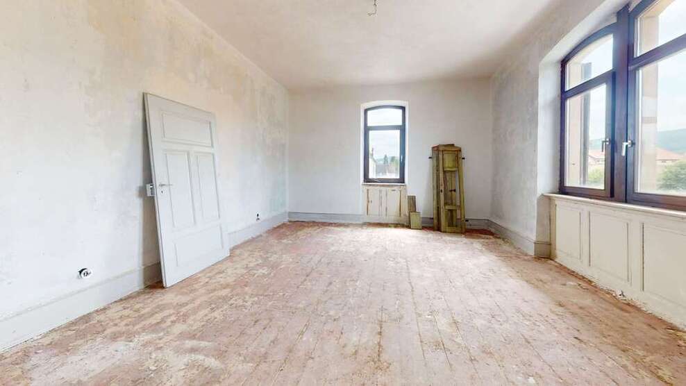 Als Wohnraum nutzbar Geschäftshaus mit Sanierungs- & Erweiterungspotential Blick auf die Haardt
