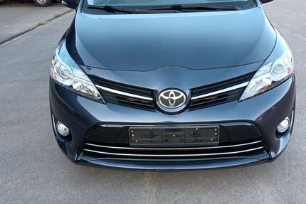Toyota Verso 209.000 km 6.599 &euro; Hüttenfeld 68623