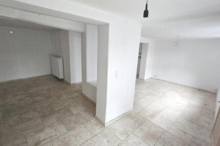 ObjNr:19666 - Ruhig gelegenes EFH (Haus- Hofbauweise) in 2. Reihe in Neustadt-MUSSBACH 4 zimmer