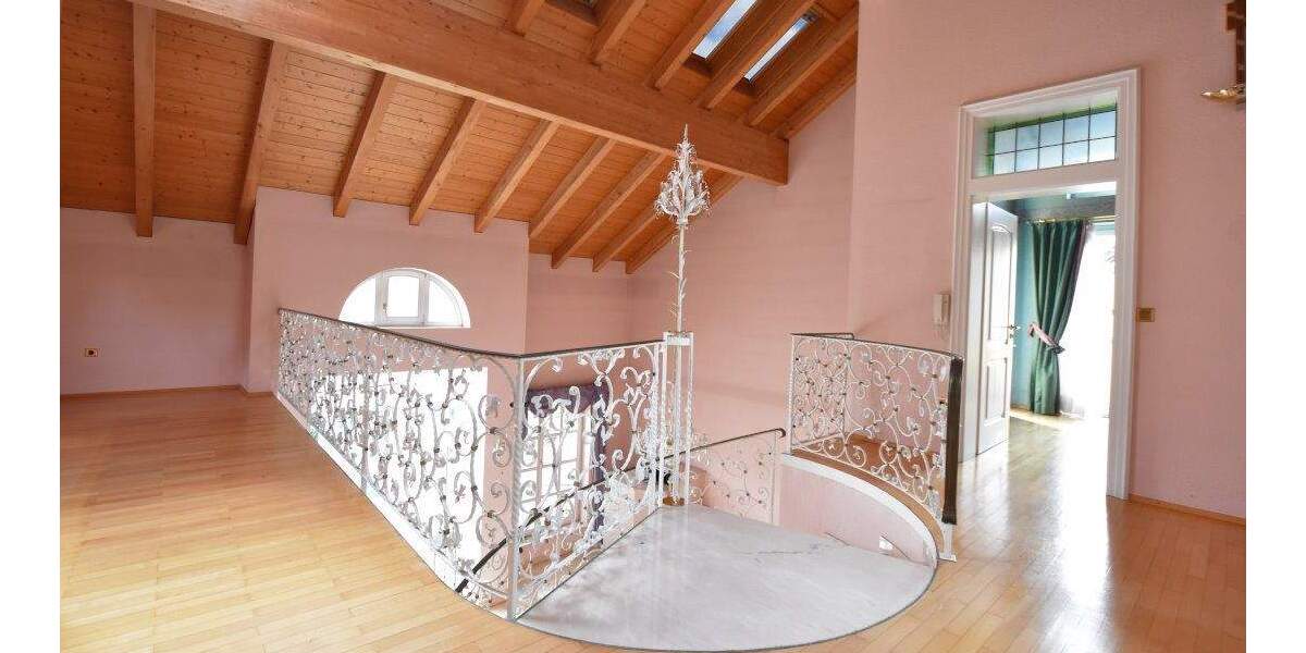 Einfamilienhaus Limburgerhof - 7 Zimmer, 215 m&sup2;, 595.000&euro; | Angebot:25683231