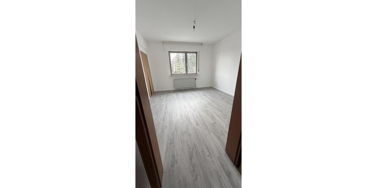 Mehrfamilienhaus, Wohnhaus Schwetzingen - 7 Zimmer, 175 m&sup2;, 2.350&euro; | Angebot:24867911