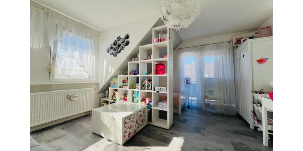 Dachgeschoßwohnung Waghäusel - 3 Zimmer, 105 m&sup2;, 1.150&euro; | Angebot:24936966