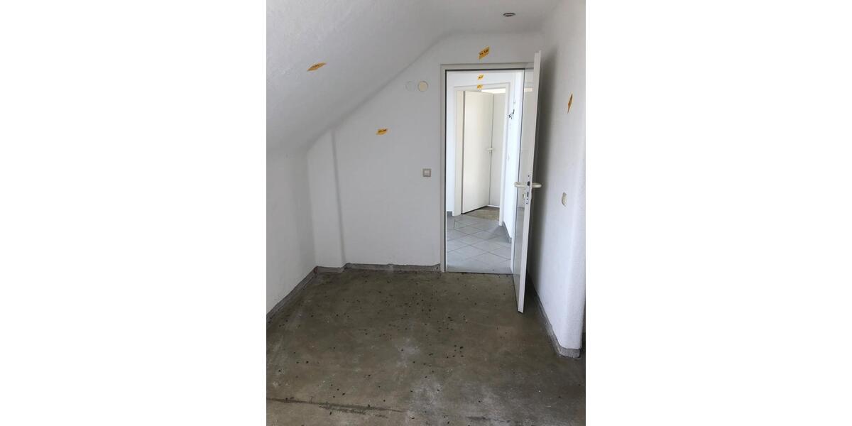 Dachgeschoßwohnung Walldorf - 3 Zimmer, 74 m&sup2;, 390.000&euro; | Angebot:26251631