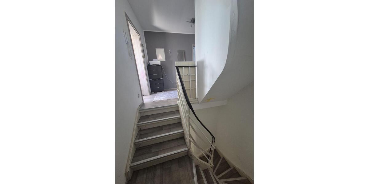 Etagenwohnung Bensheim - 4 Zimmer, 95 m&sup2;, 1.300&euro; | Angebot:26165611