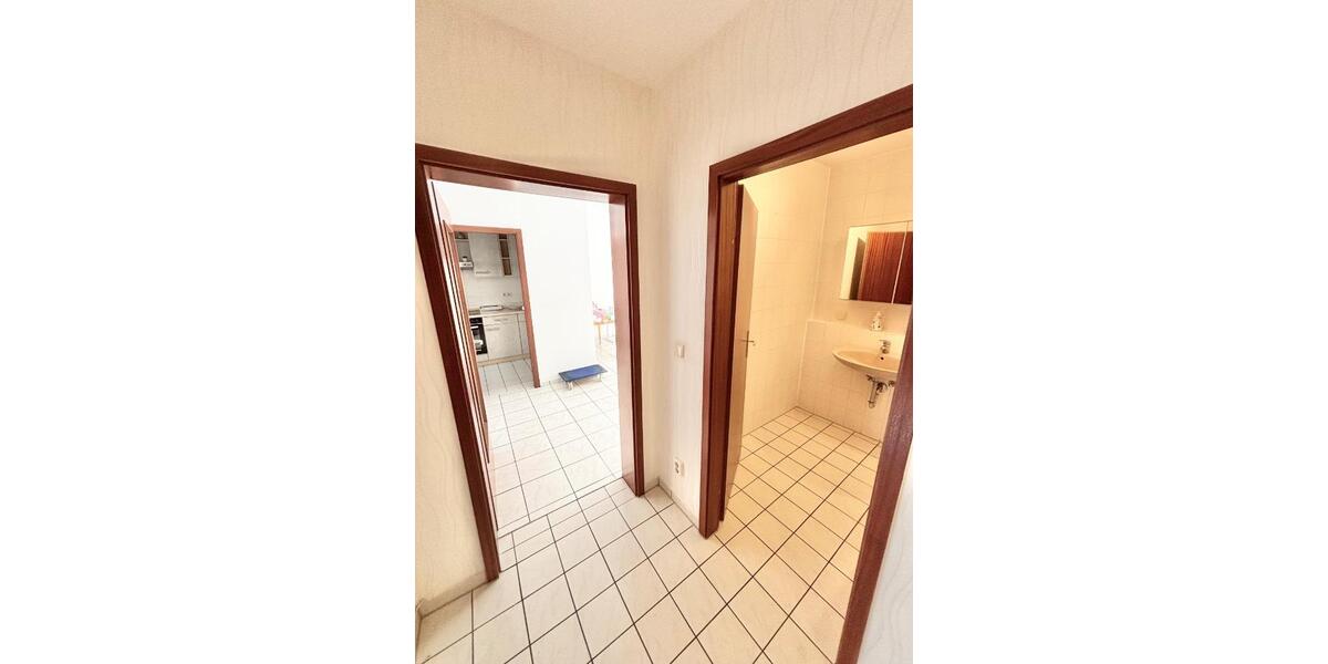 Erdgeschoßwohnung Schwetzingen - 3 Zimmer, 80 m&sup2;, 860&euro; | Angebot:25342970