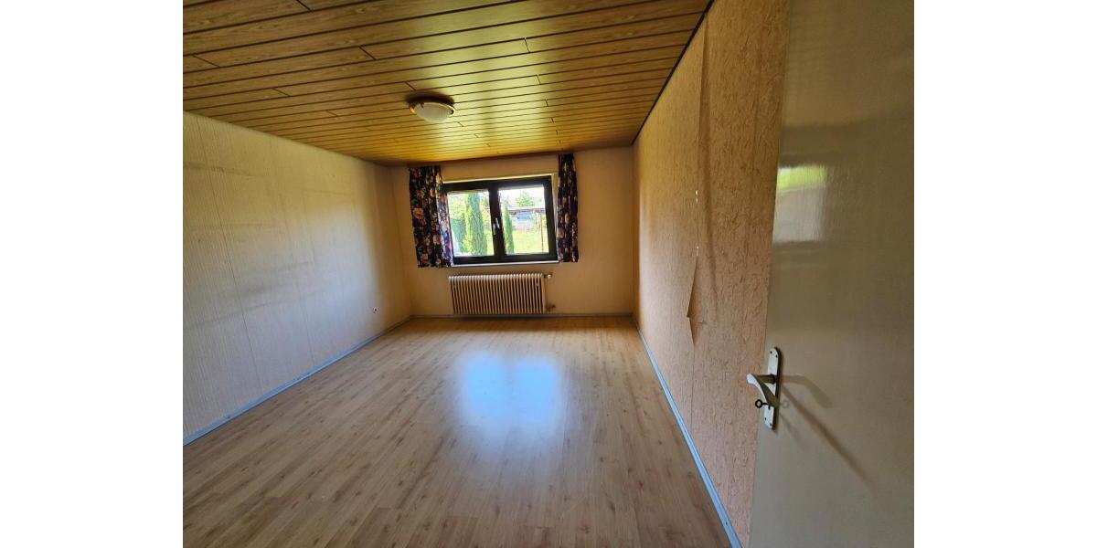 ObjNr:19684 - Freistehendes Einfamilienhaus mit Vor- und Rückgarten sowie Garage und Stellplatz 4 zimmer